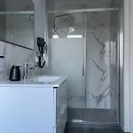 Πανσιόν James Home