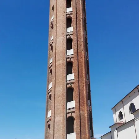 James Home Quarto dʼAltino