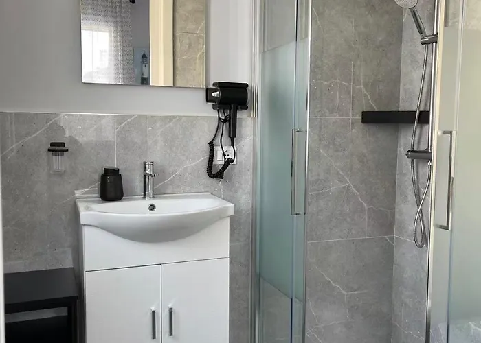 James Home Quarto dʼAltino